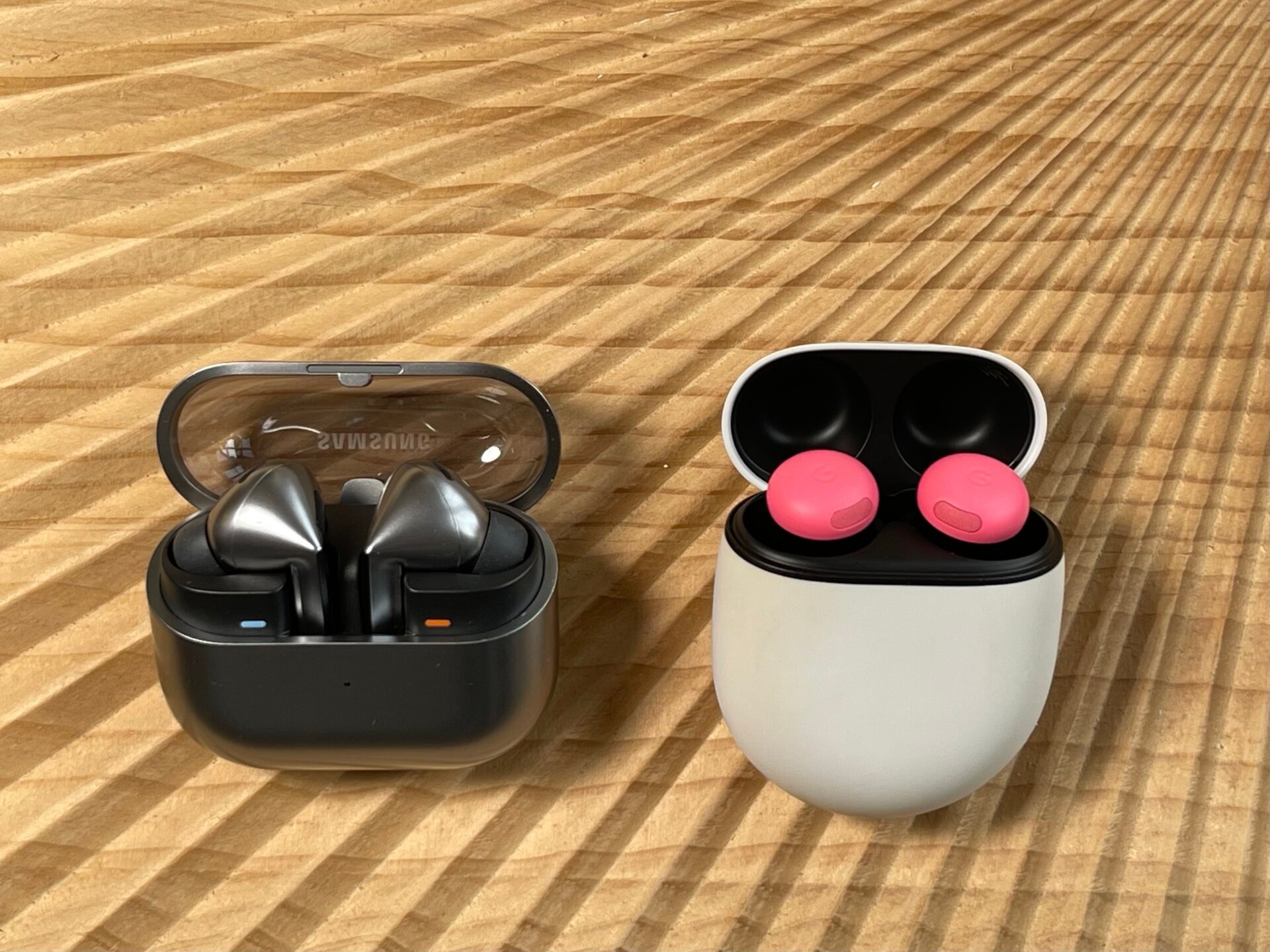 Pixel Buds Samsung Buds Faceoff